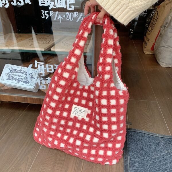 Duża damska torba shopper w kratę z miękkiej tkaniny teddy