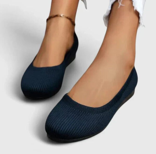 Damskie płaskie buty wsuwane z siateczkową cholewką