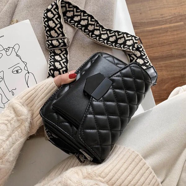 Pikowana damska torebka crossbody ze skóry wegańskiej