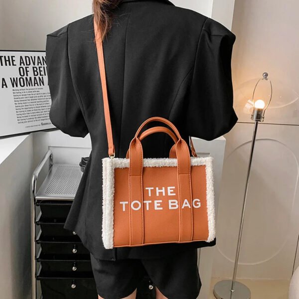 Damska torebka tote bag typu shopper z paskiem