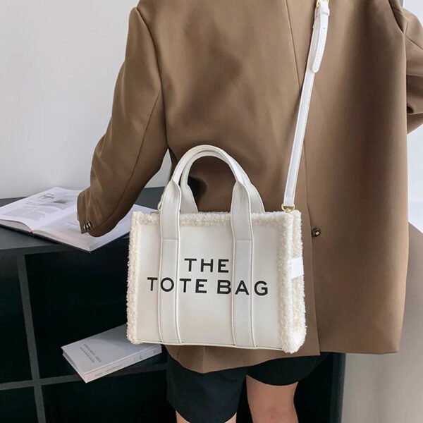 Damska torebka tote bag typu shopper z paskiem
