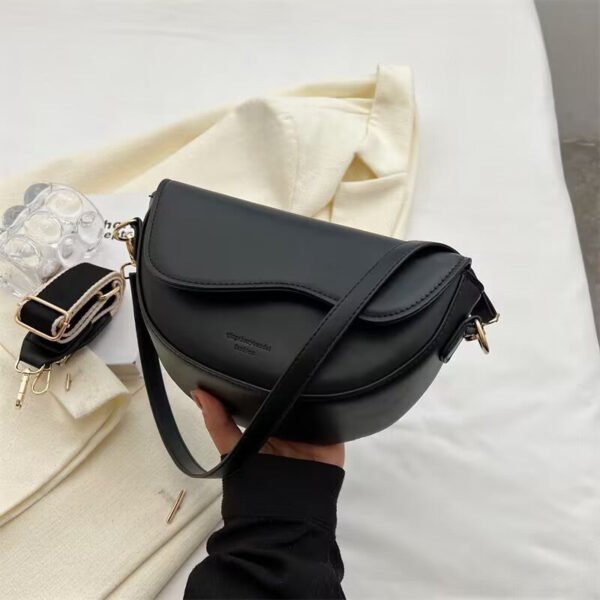 Damska torebka crossbody ze skóry wegańskiej